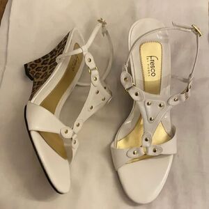 FRESCO BY PIERRE WHITE/GOLD LEOPARD WEDGE SANDALS. NEW